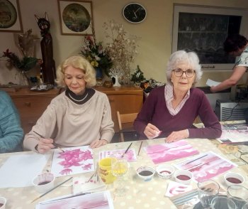 Maľovanie vínom a cviklovou šťavou